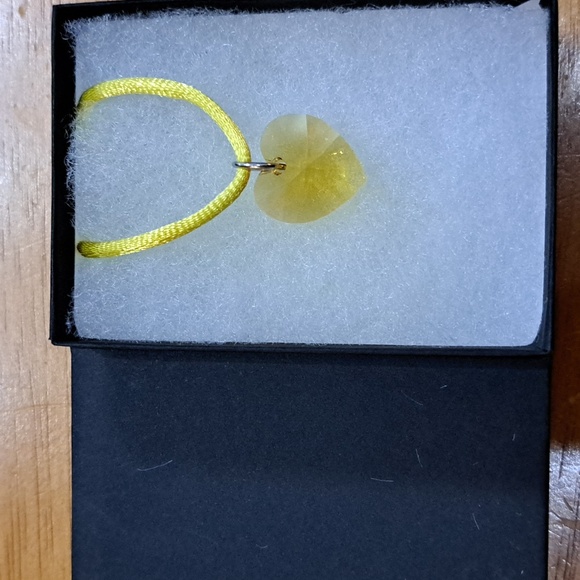 Golden Sunshine Crystal Heart Necklace - Picture 4 of 6